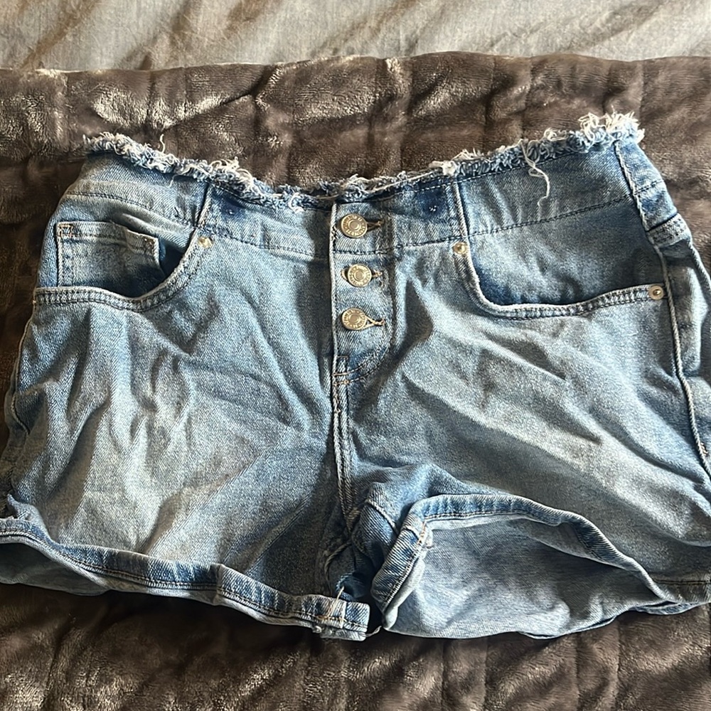 FOREVER 21 Jean booty shorts